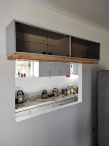 Copero melamina gris base pino oregon